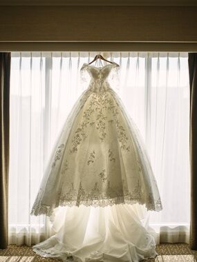 Demetrios | Dresses | Demetrios Sposabella Vintage Wedding Dress From 986  Worn Once Airpacked | Poshmark